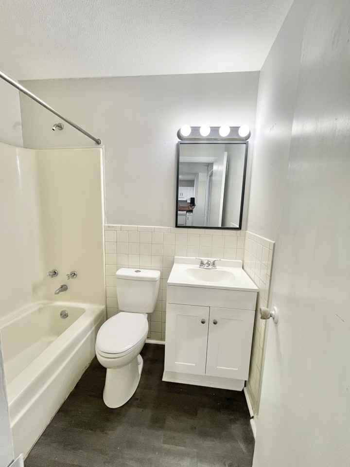 1716 Shawnee Drive - Photo 2 of 4