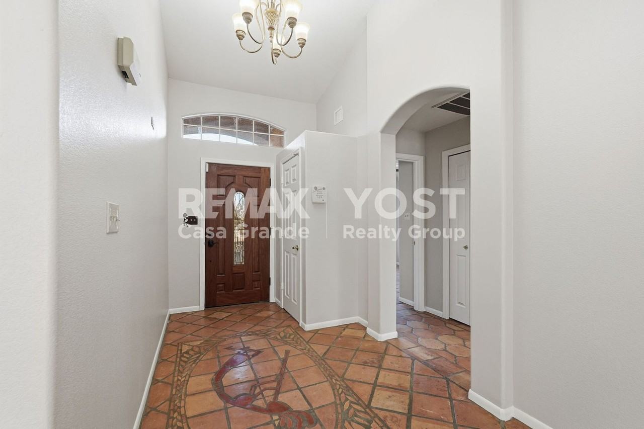 2069 N Pebble Beach Dr - Photo 3 of 28