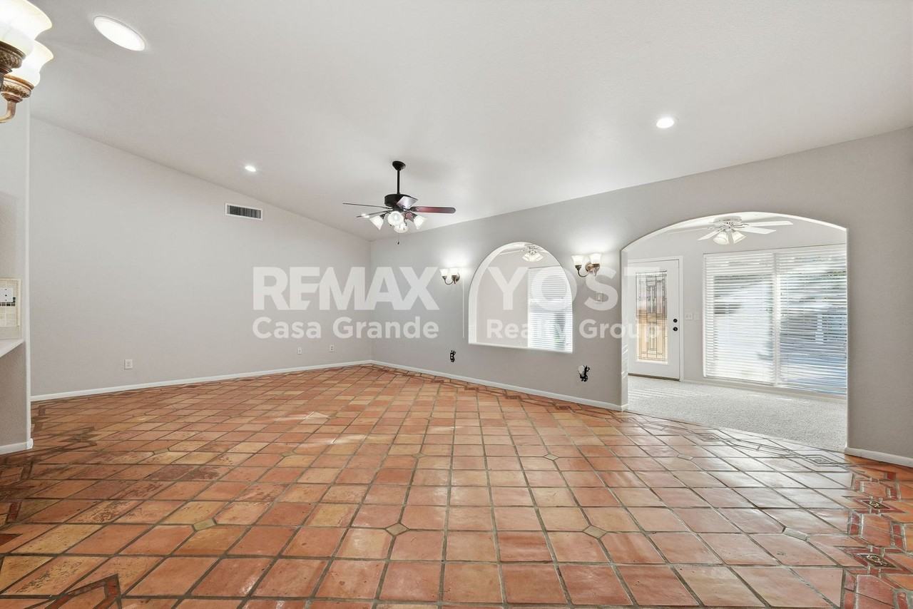 2069 N Pebble Beach Dr - Photo 5 of 28