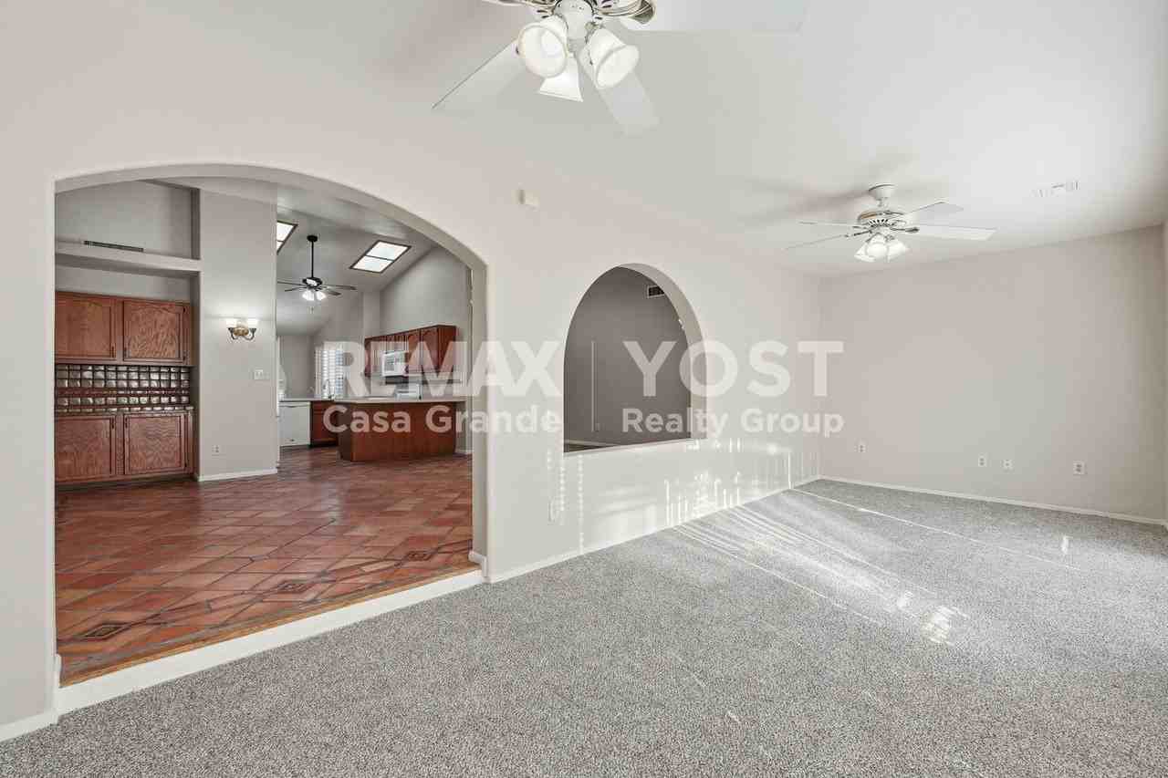 2069 N Pebble Beach Dr - Photo 7 of 28