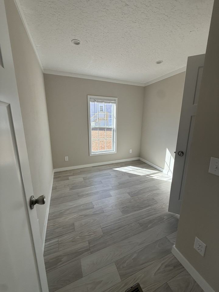 Candlestick Ln. - Photo 4 of 18