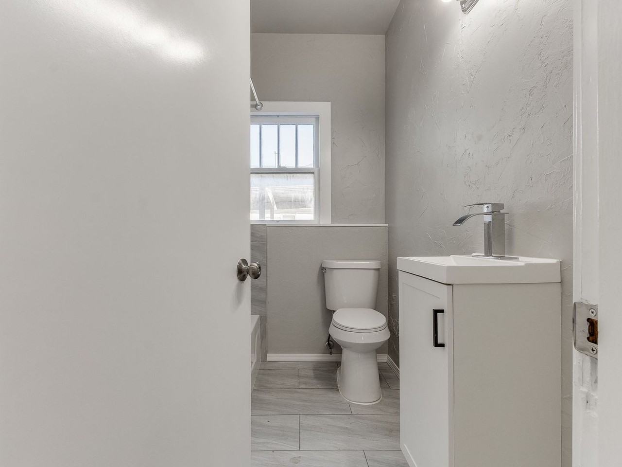 207 West Main Street - Photo 5 of 15