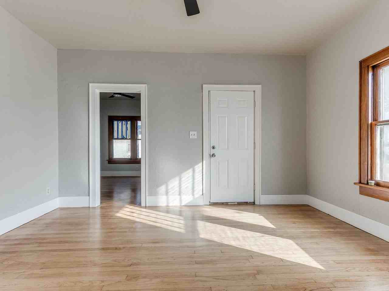 207 West Main Street - Photo 7 of 15