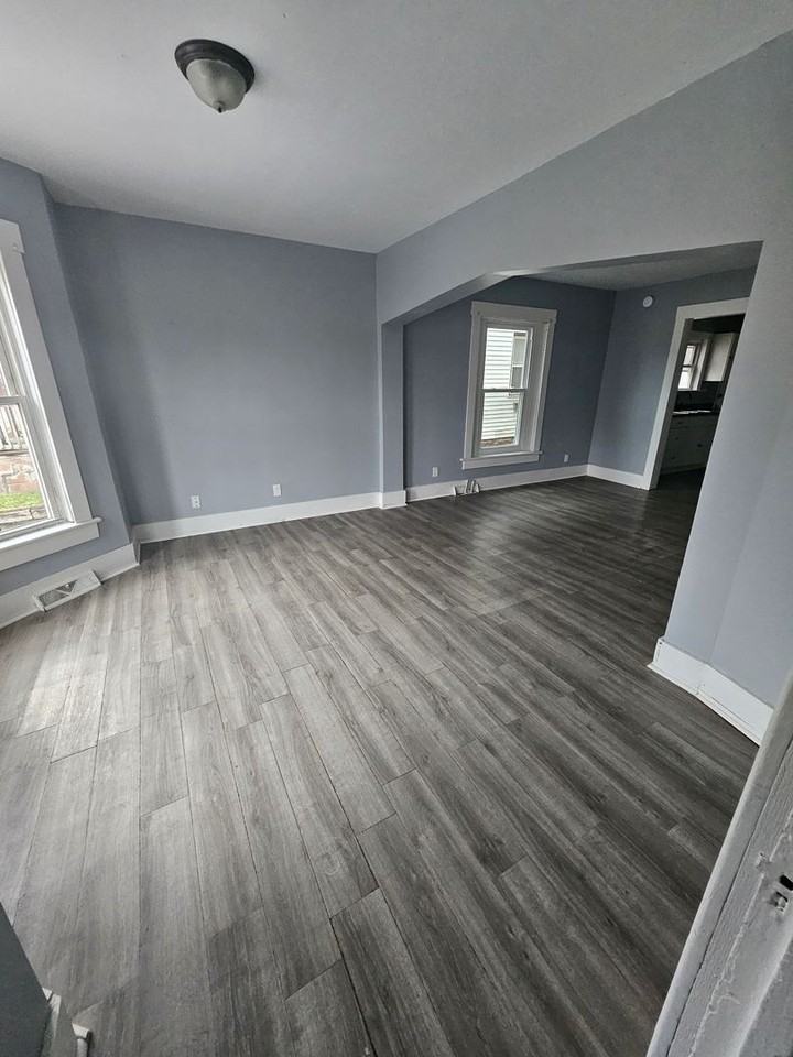 213 E 28th St #1 - Photo 2 of 10