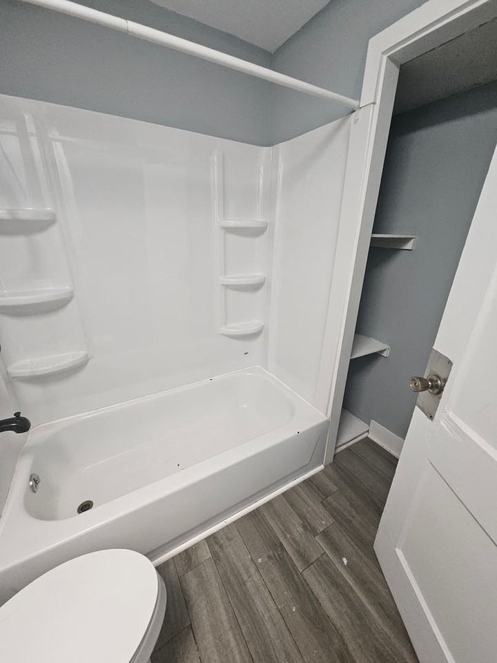 213 E 28th St #1 - Photo 4 of 10