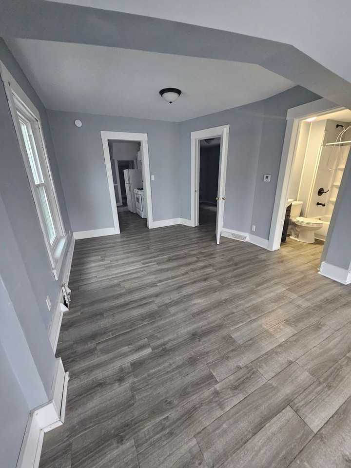 213 E 28th St #1 - Photo 5 of 10