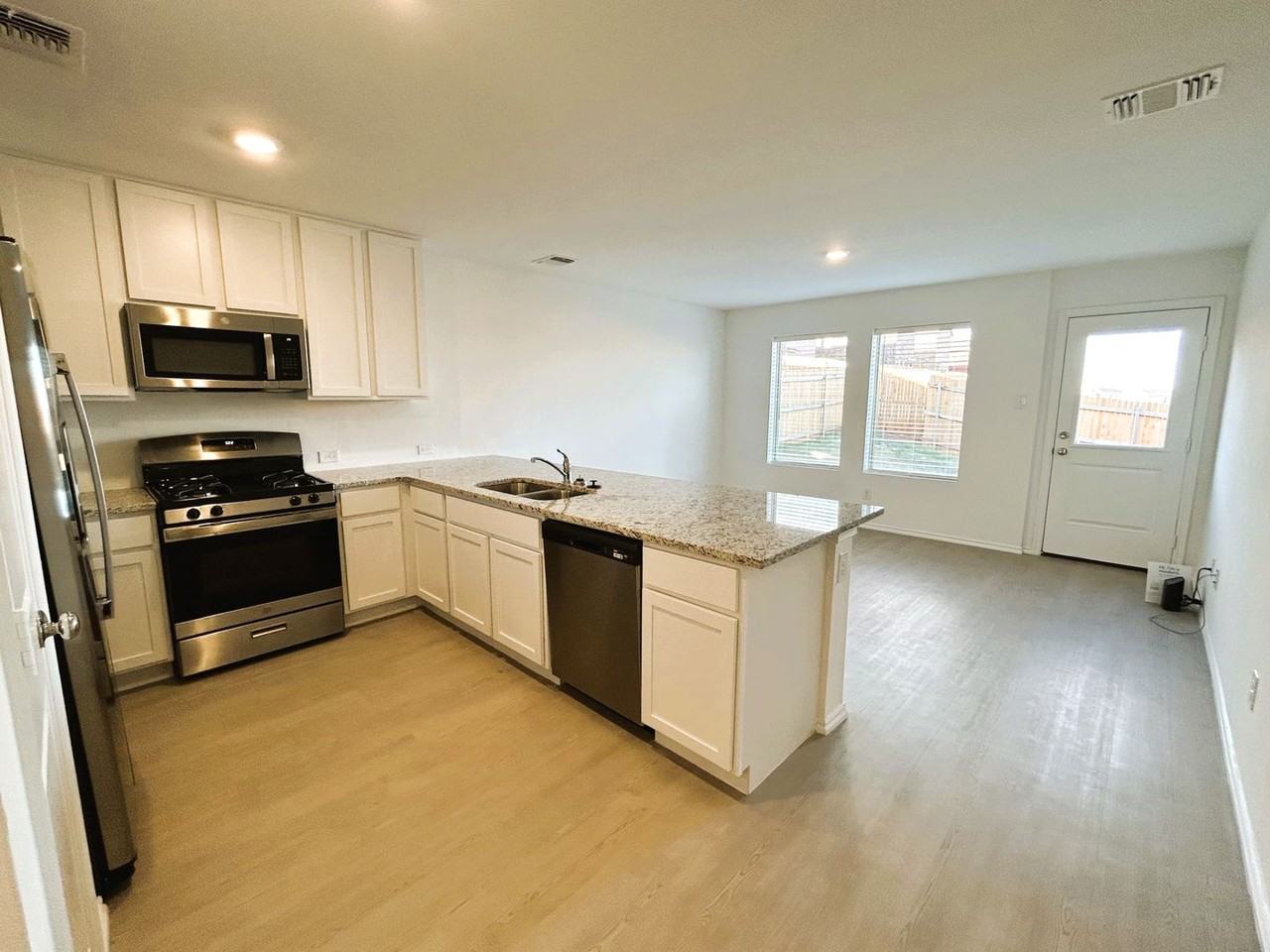 3231 NW 147th Ter - Photo 3 of 28