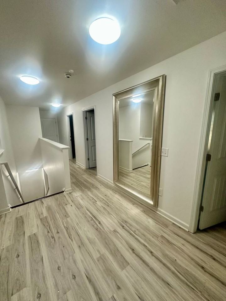 201 Flowing Meadows Dr - Photo 2 of 16