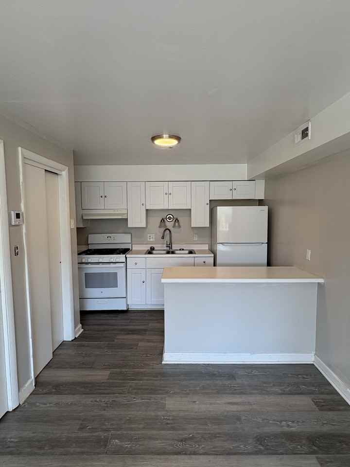 4136 River Road - Photo 7 of 24