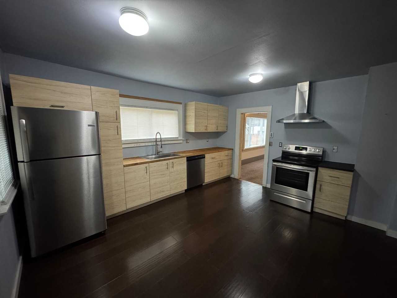 1120 Grant St - Photo 6 of 22