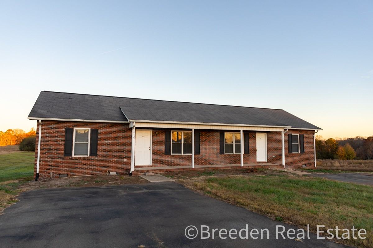 337:01- Dreamy Lane - Photo 2 of 14