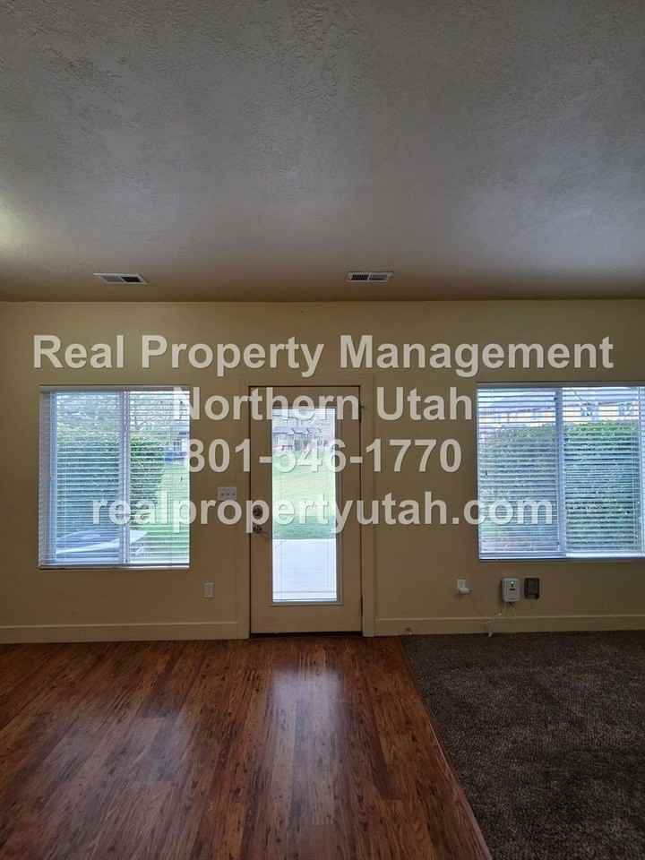 3385 Brynn Ave - Photo 7 of 26