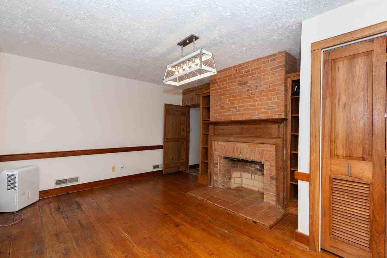 562 Smithfield Ln - Photo 5 of 24