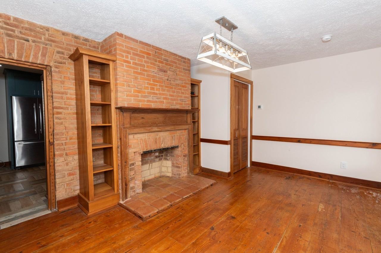 562 Smithfield Ln - Photo 7 of 24