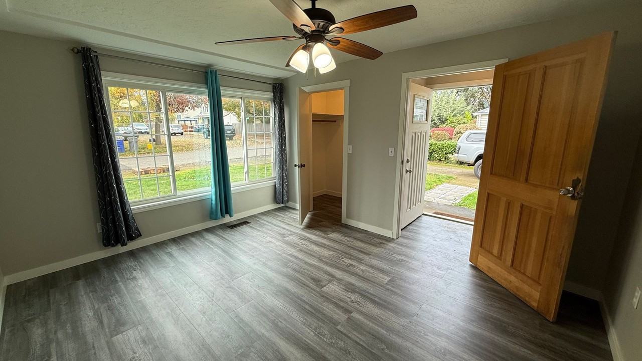 2800 Southeast 115th Avenue - Photo 5 of 24