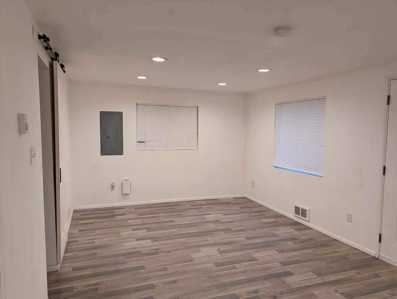 107 East Section Street - Photo 2 of 9