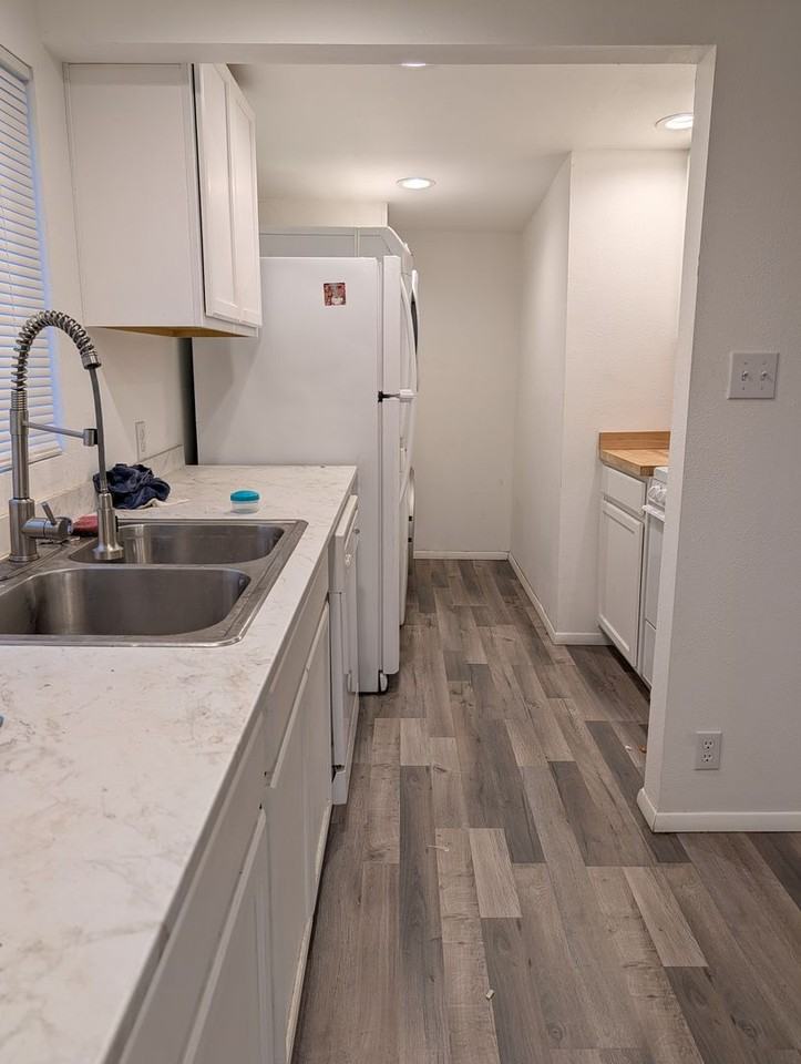 107 East Section Street - Photo 3 of 9