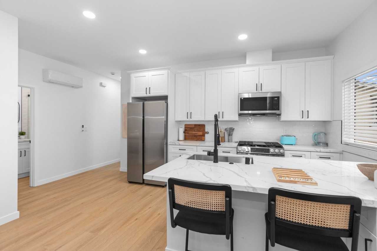 6413 Richard St - Photo 5 of 33