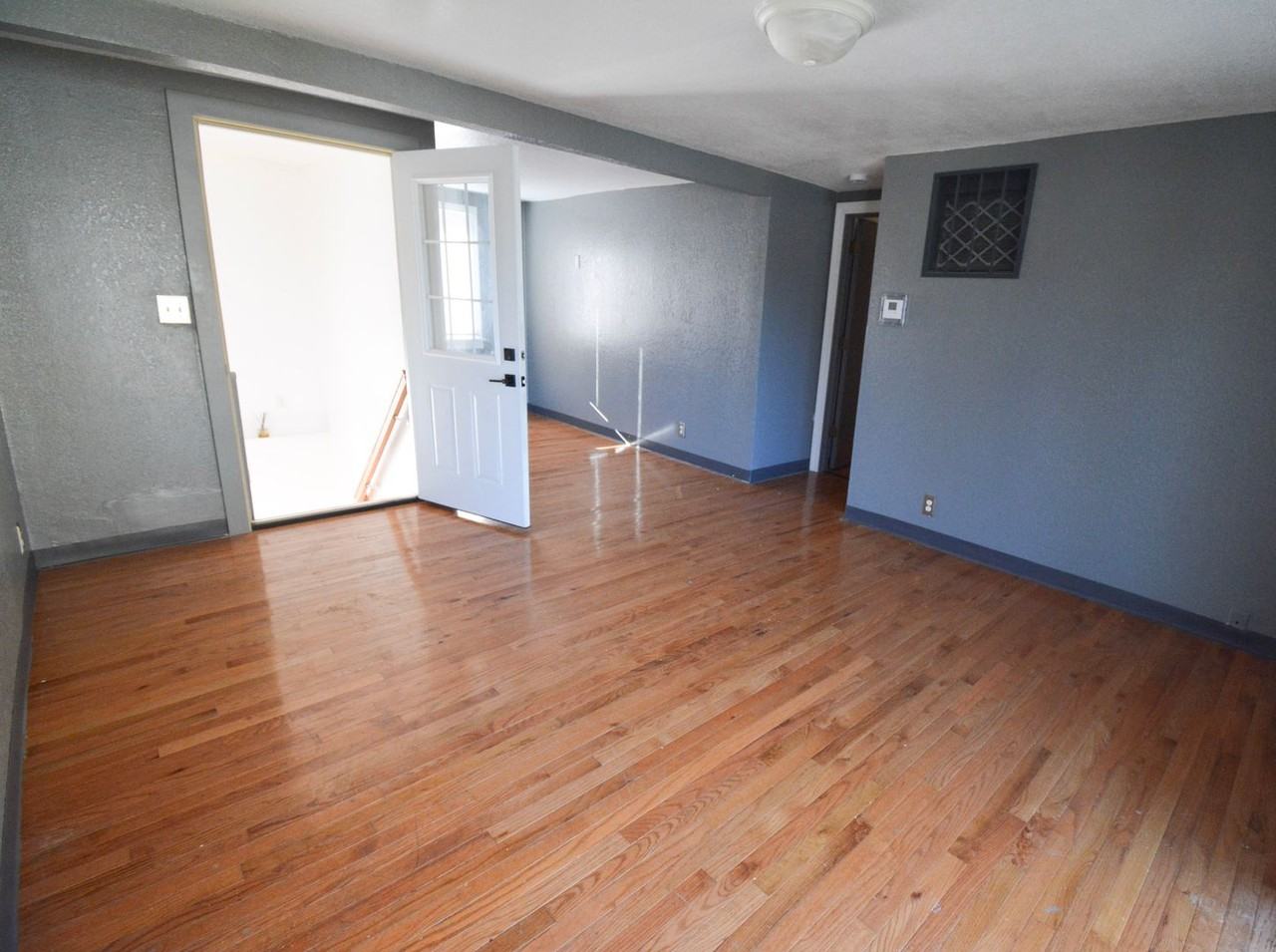 1736 19th Ave Se - Photo 5 of 25