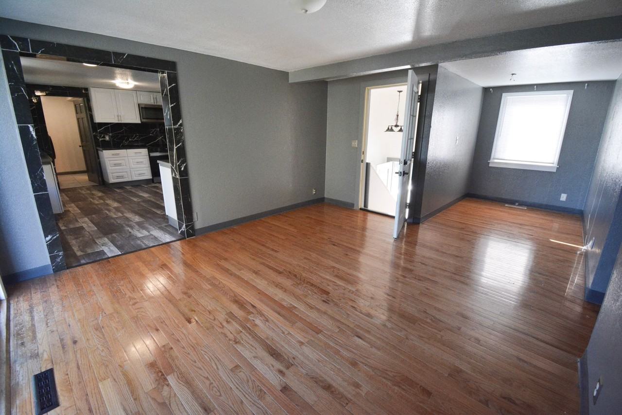 1736 19th Ave Se - Photo 6 of 25