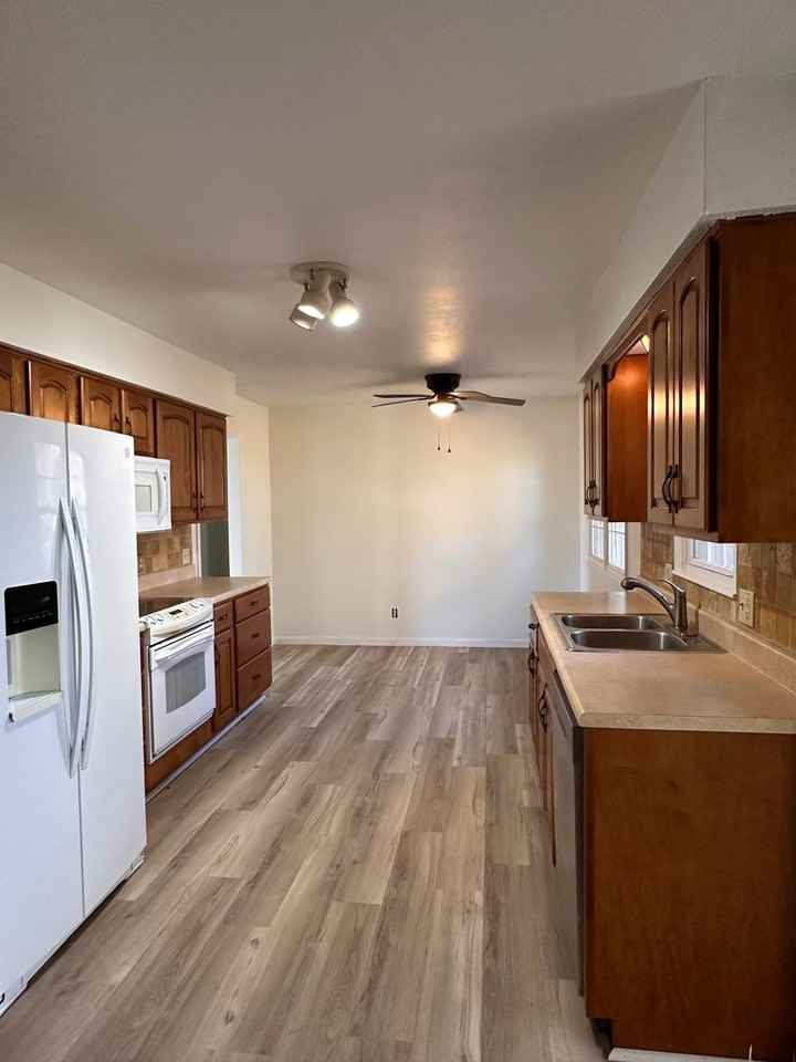 3151 S & J Habitats LLC-3151 W Marty St - Photo 4 of 4