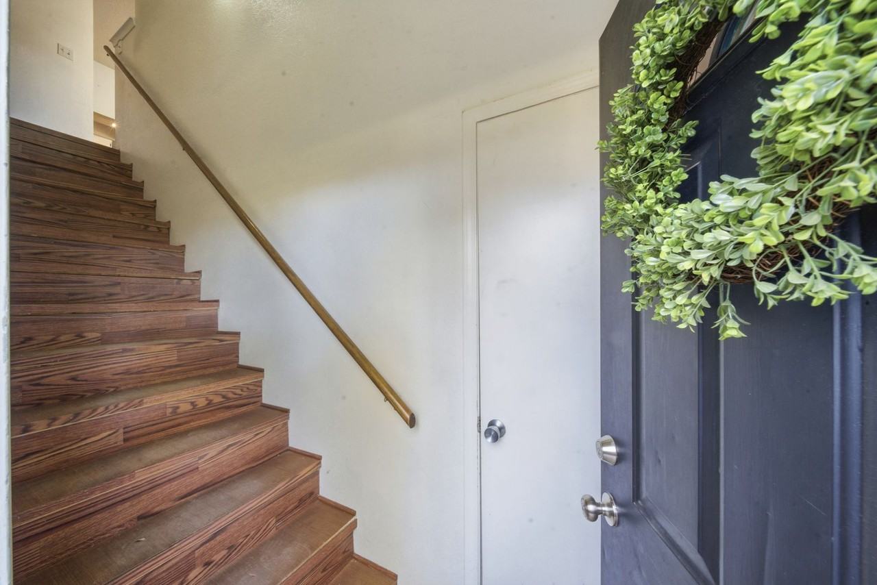 6355 6355 S 80th Ave #2H - Photo 2 of 24