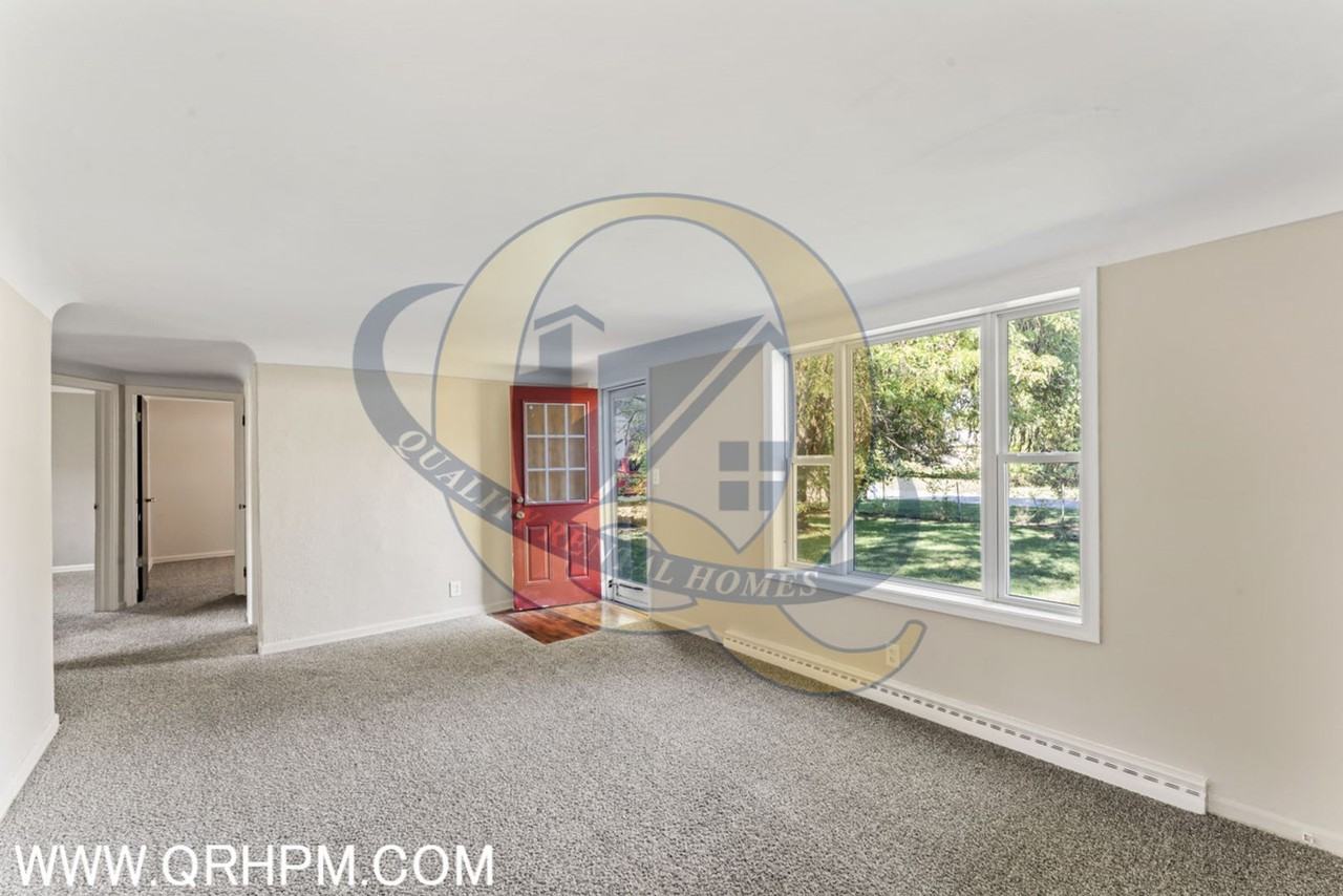 5068 Roberts Dr - Photo 6 of 20