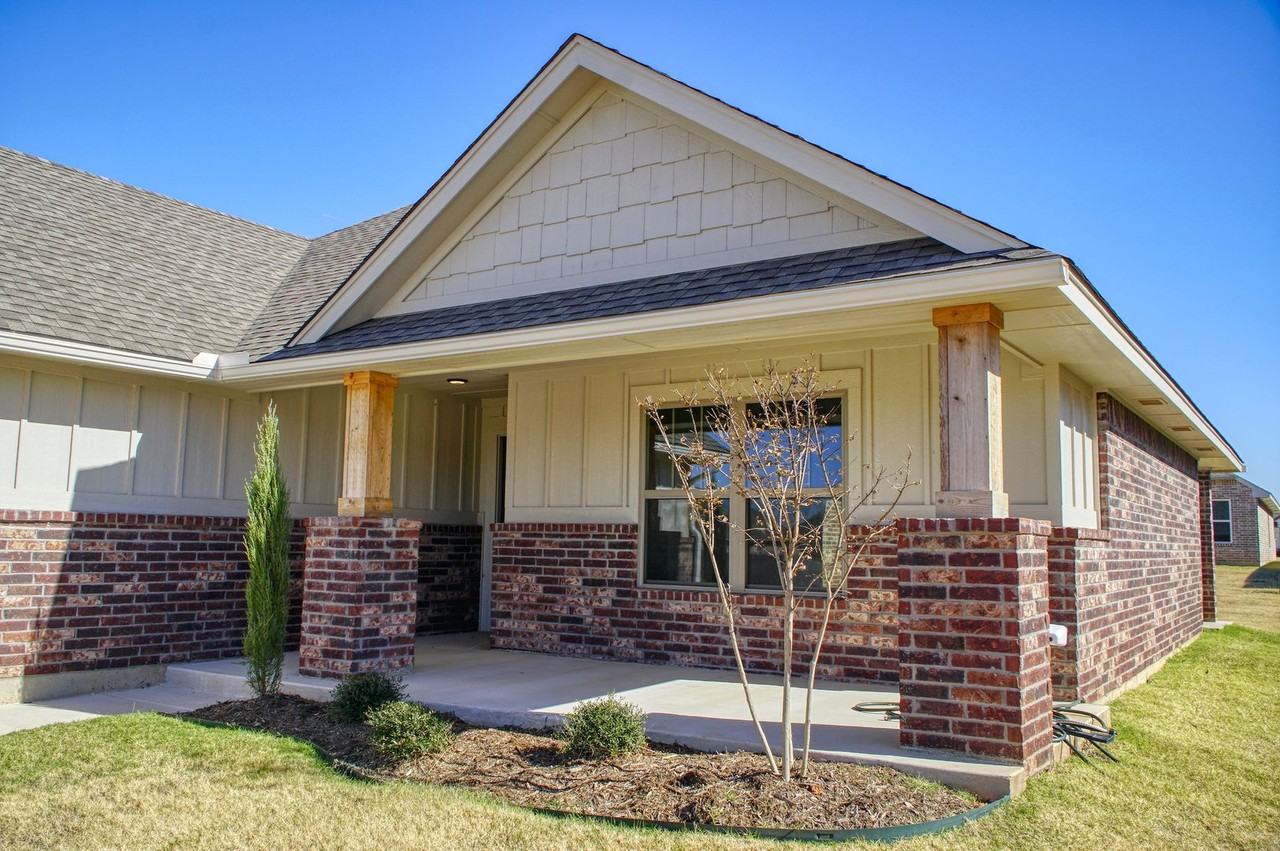 572 West Hackberry Avenue - Photo 3 of 48