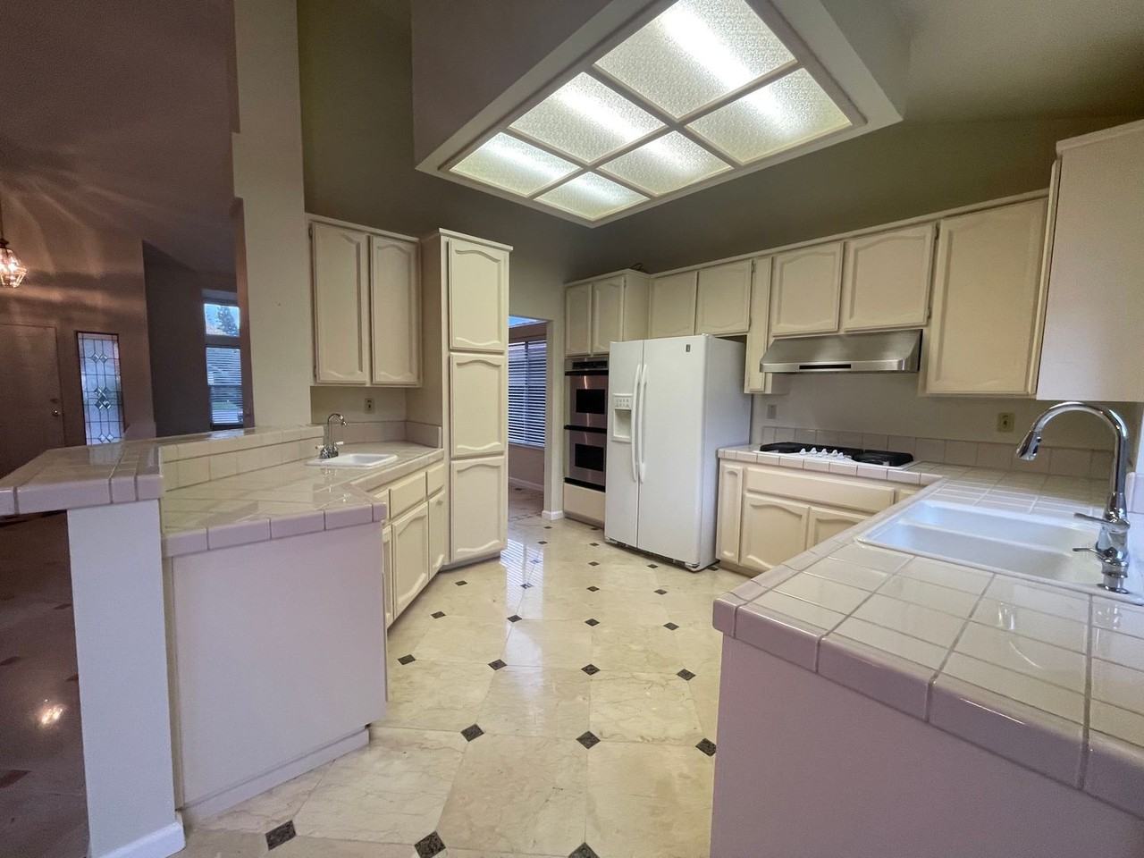 105 Hamersley Court - Photo 2 of 22