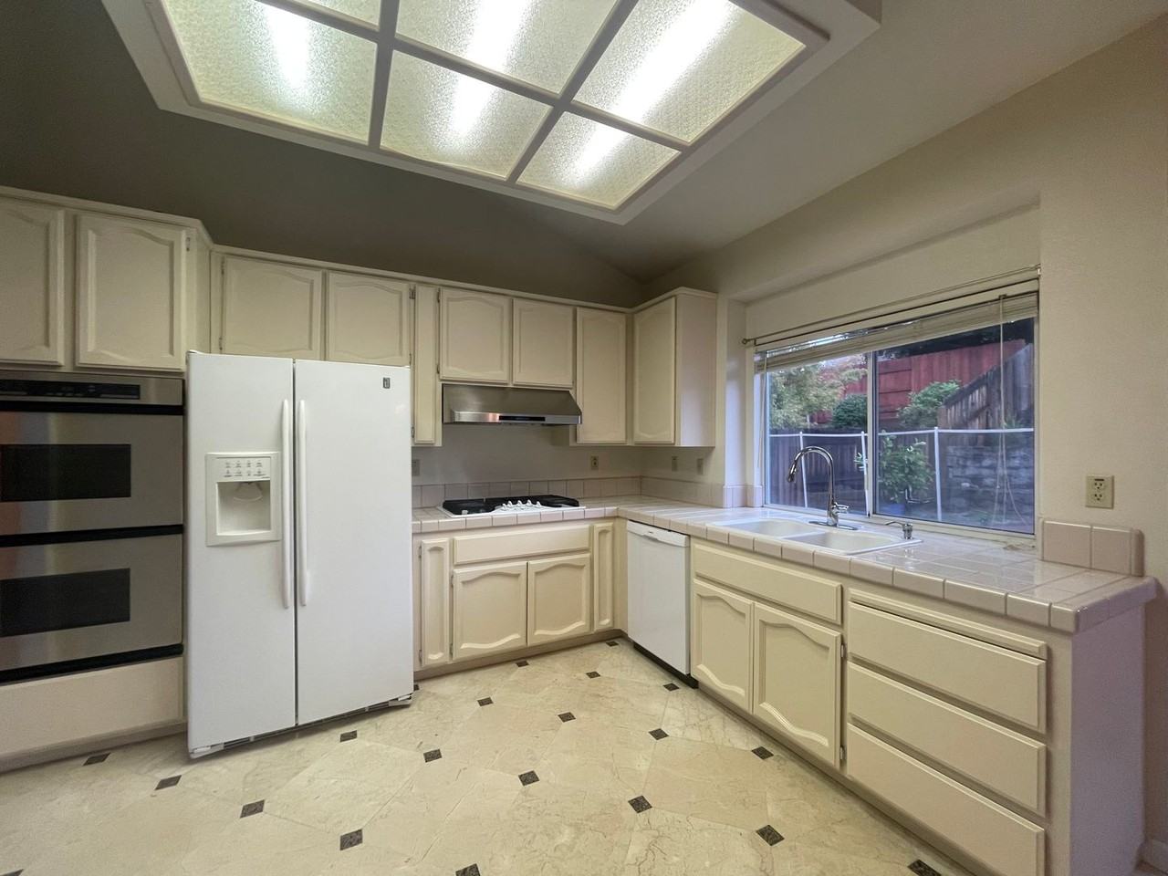 105 Hamersley Court - Photo 3 of 22