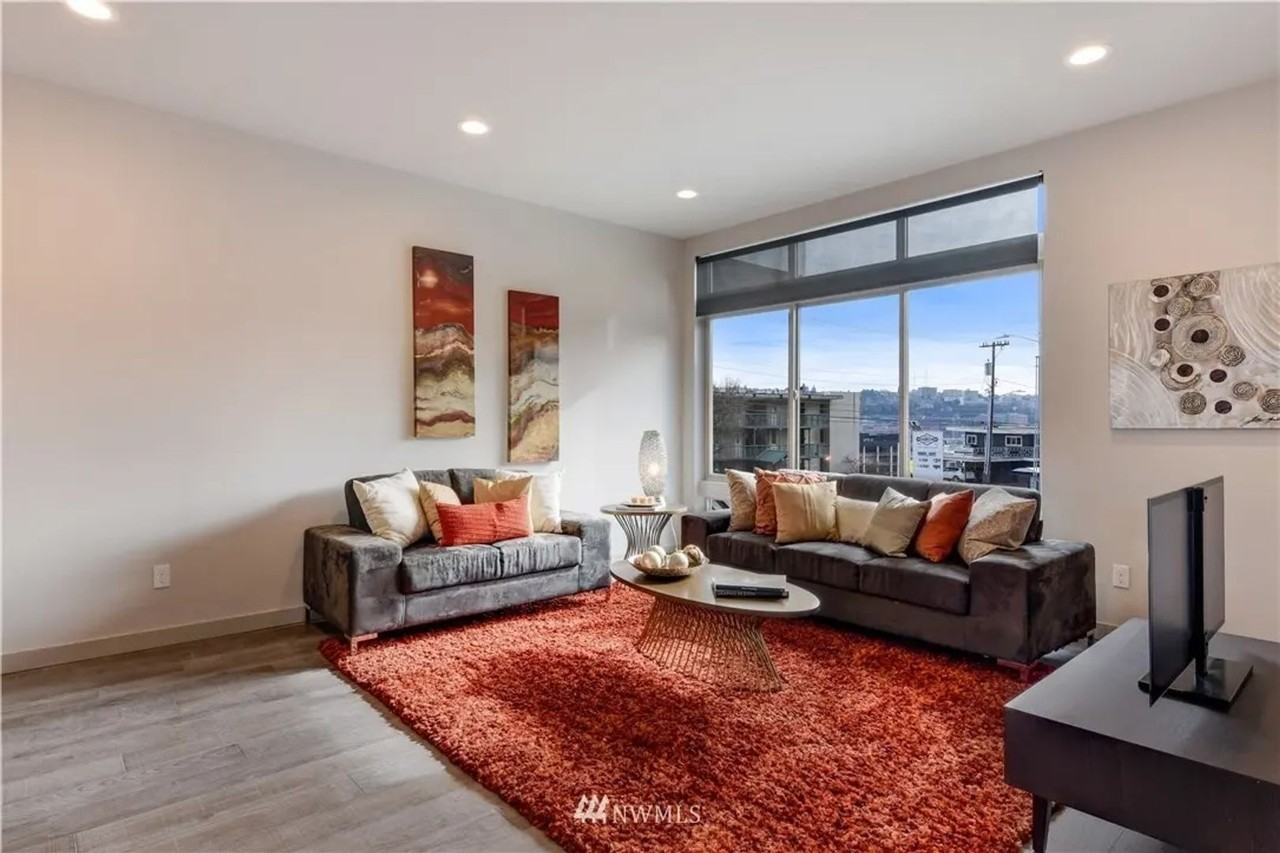 670 Howe Street - Photo 4 of 23