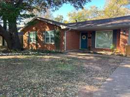 featured image of 2526 Elmwood Drive South