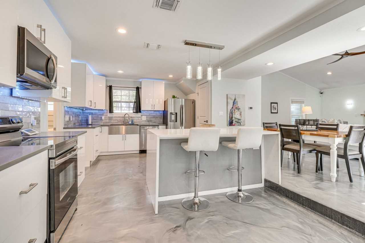 372 Plum St - Photo 7 of 26