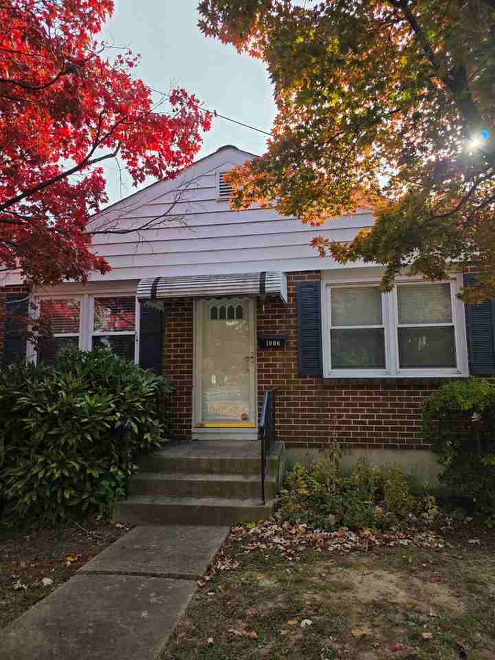 1008 Fairview Ave - Photo 3 of 26