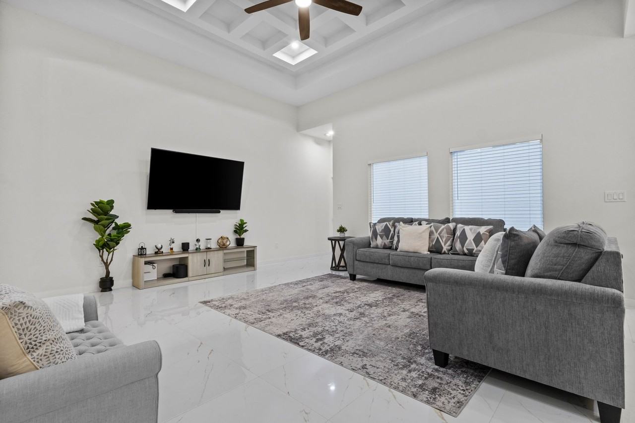 7425 Lake Havasu - Photo 3 of 19