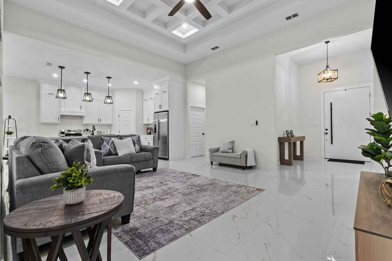 7425 Lake Havasu - Photo 4 of 19