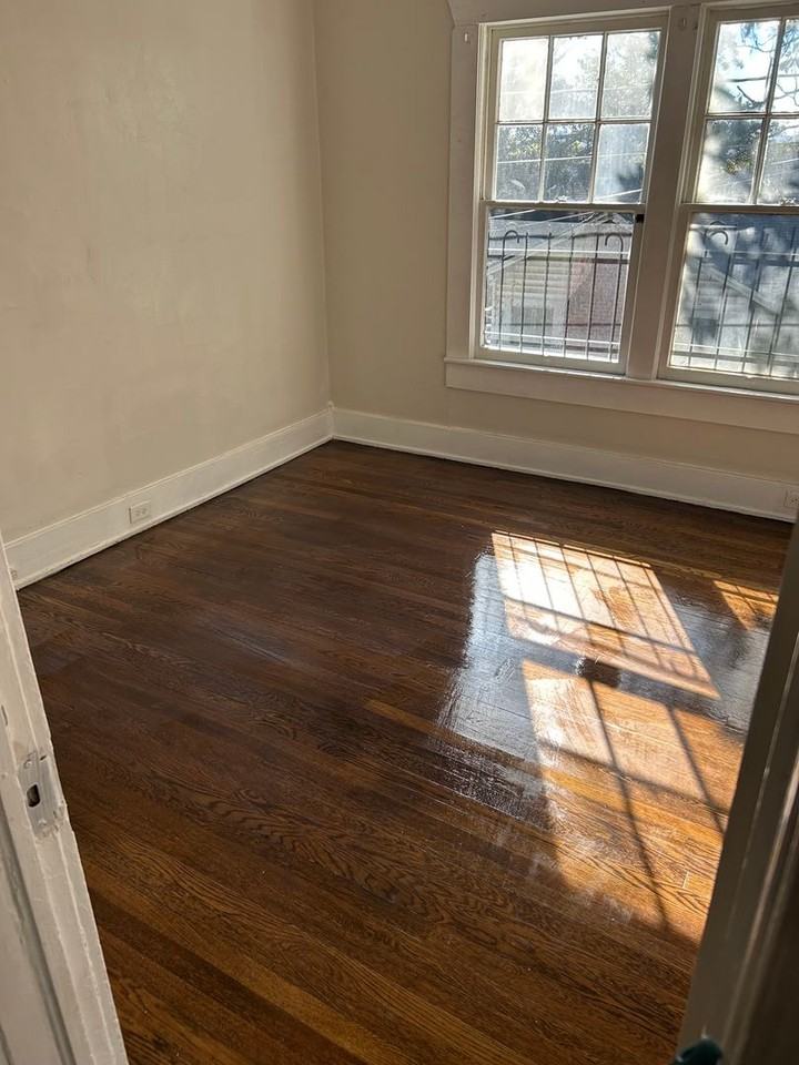 846 7th Street West - Photo 3 of 11