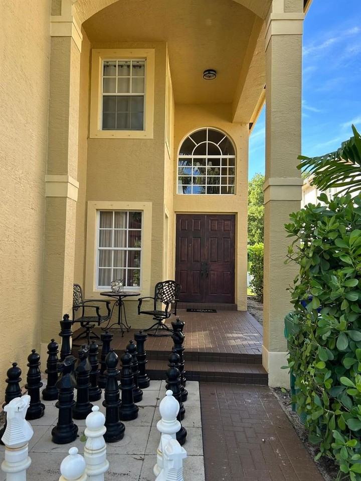 13118 Southwest 45th Drive - Photo 7 of 11