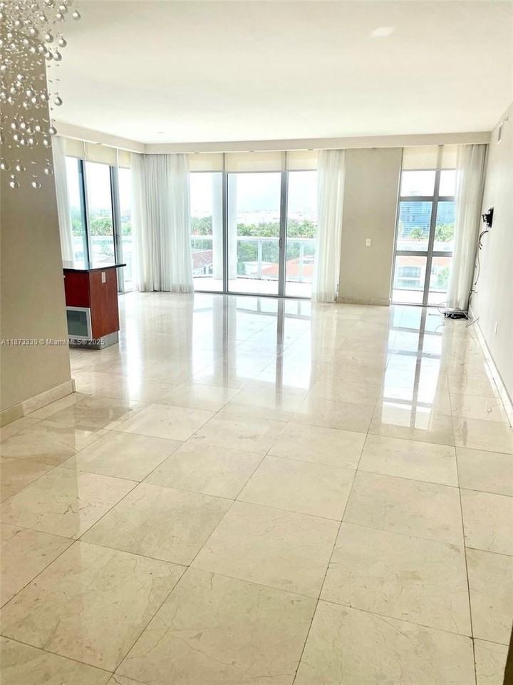 3131 Ne 188th St #702 - Photo 5 of 14