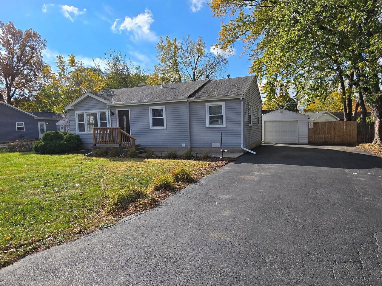 2414 Emlong Street - Photo 2 of 18