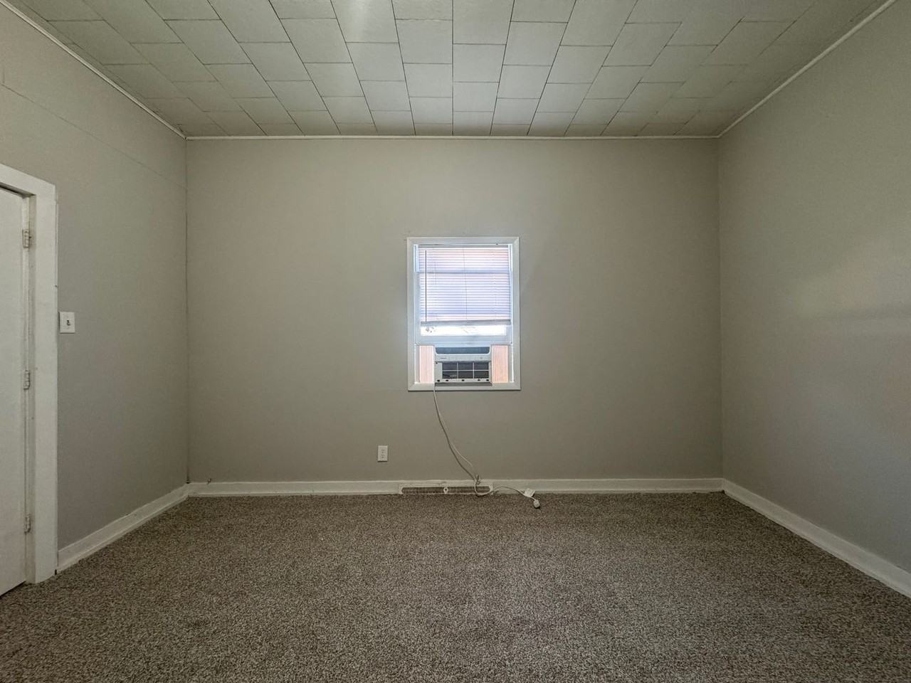 1306 Davis Avenue - Photo 5 of 9