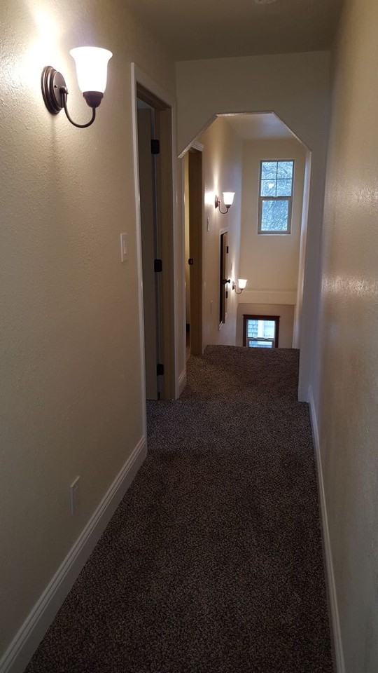 346 SW 3rd St - Photo 5 of 22