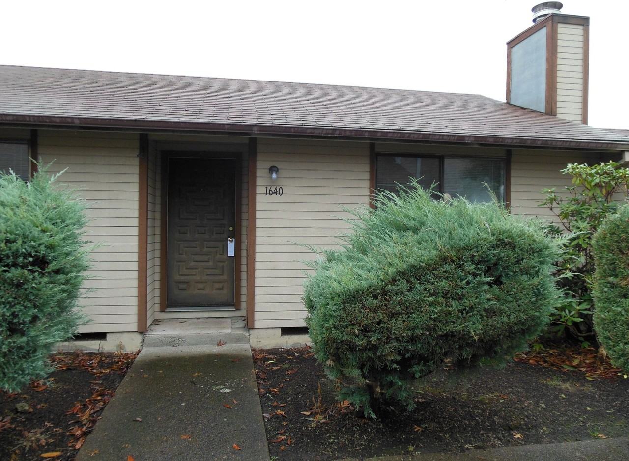 1642 23rd Ct Se - Photo 2 of 15