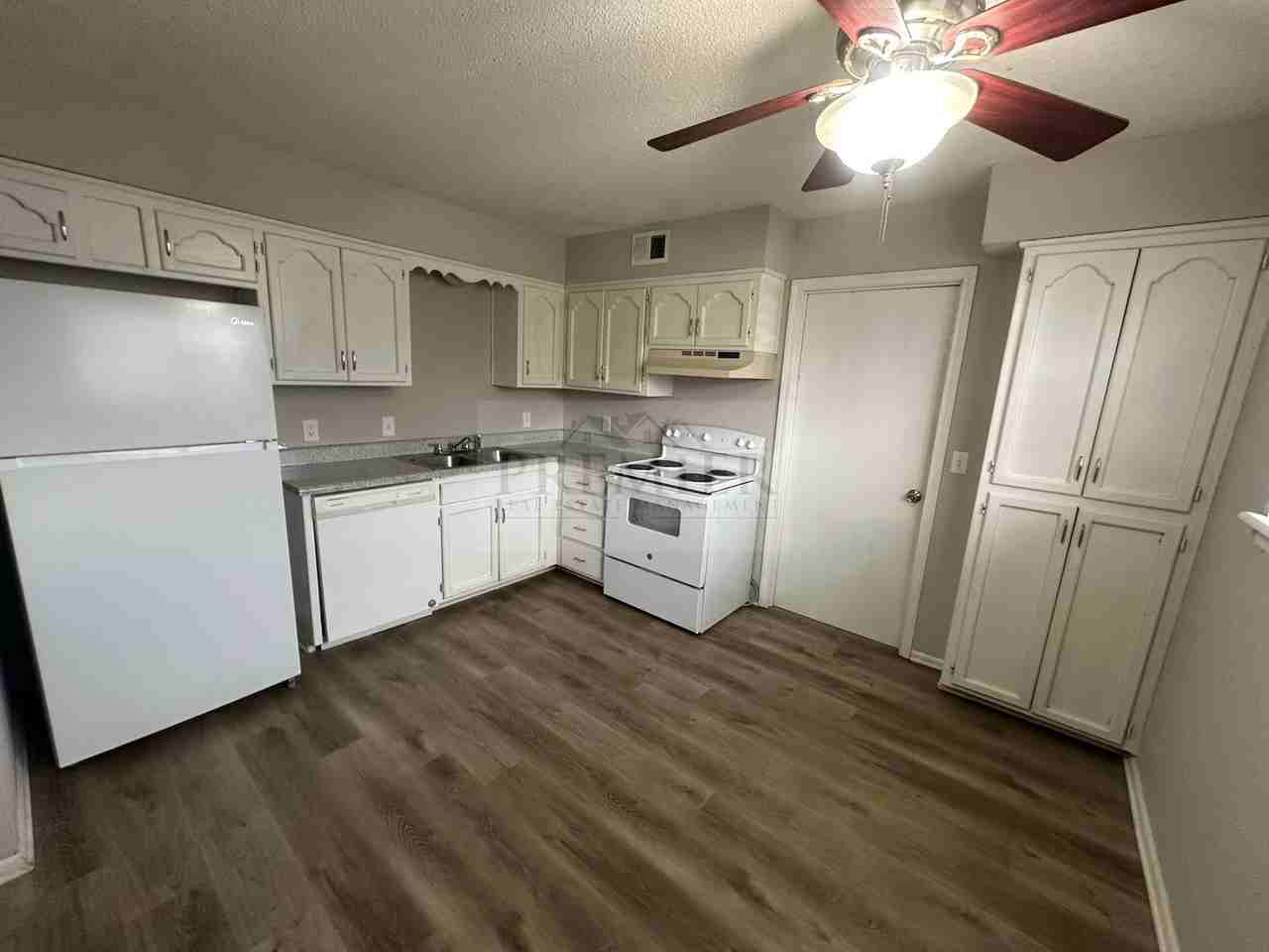 302 W Montgomery St #4 - Photo 5 of 13