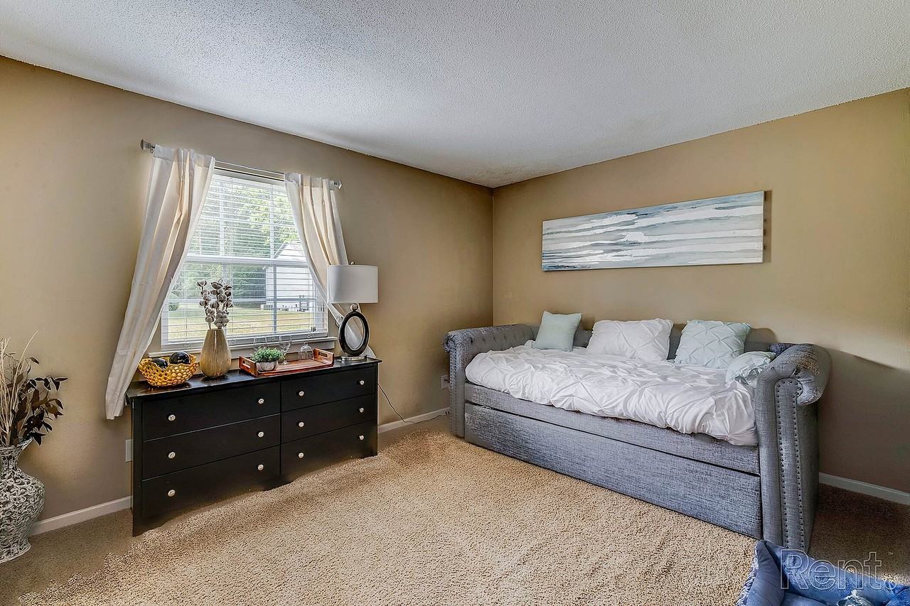 Fieldcrest - Photo 7 of 28