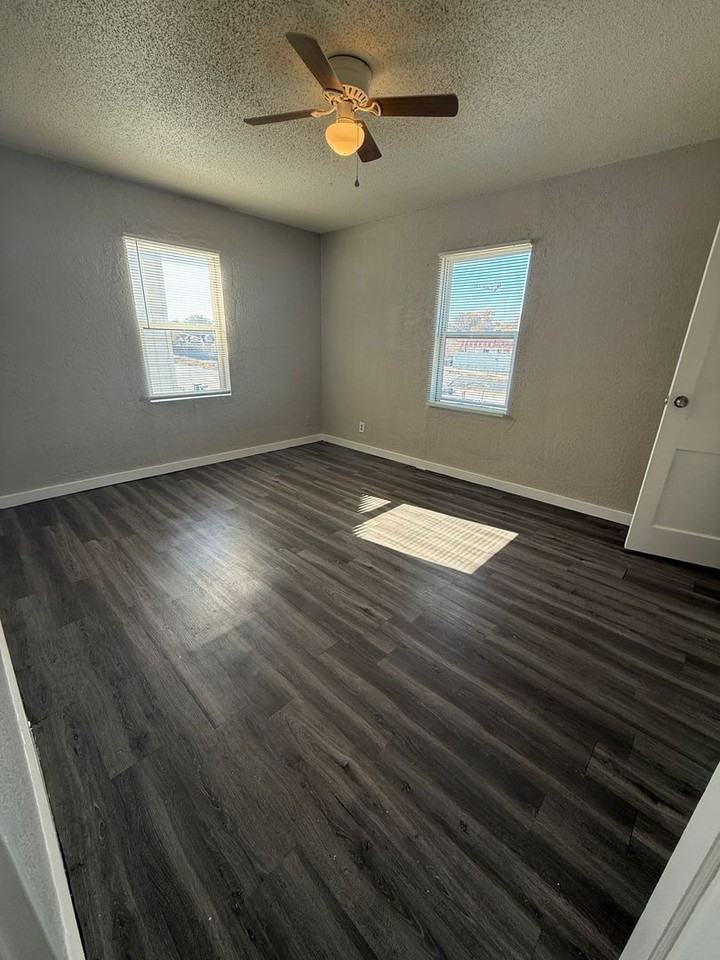 2207 Askew Ave - Photo 6 of 10