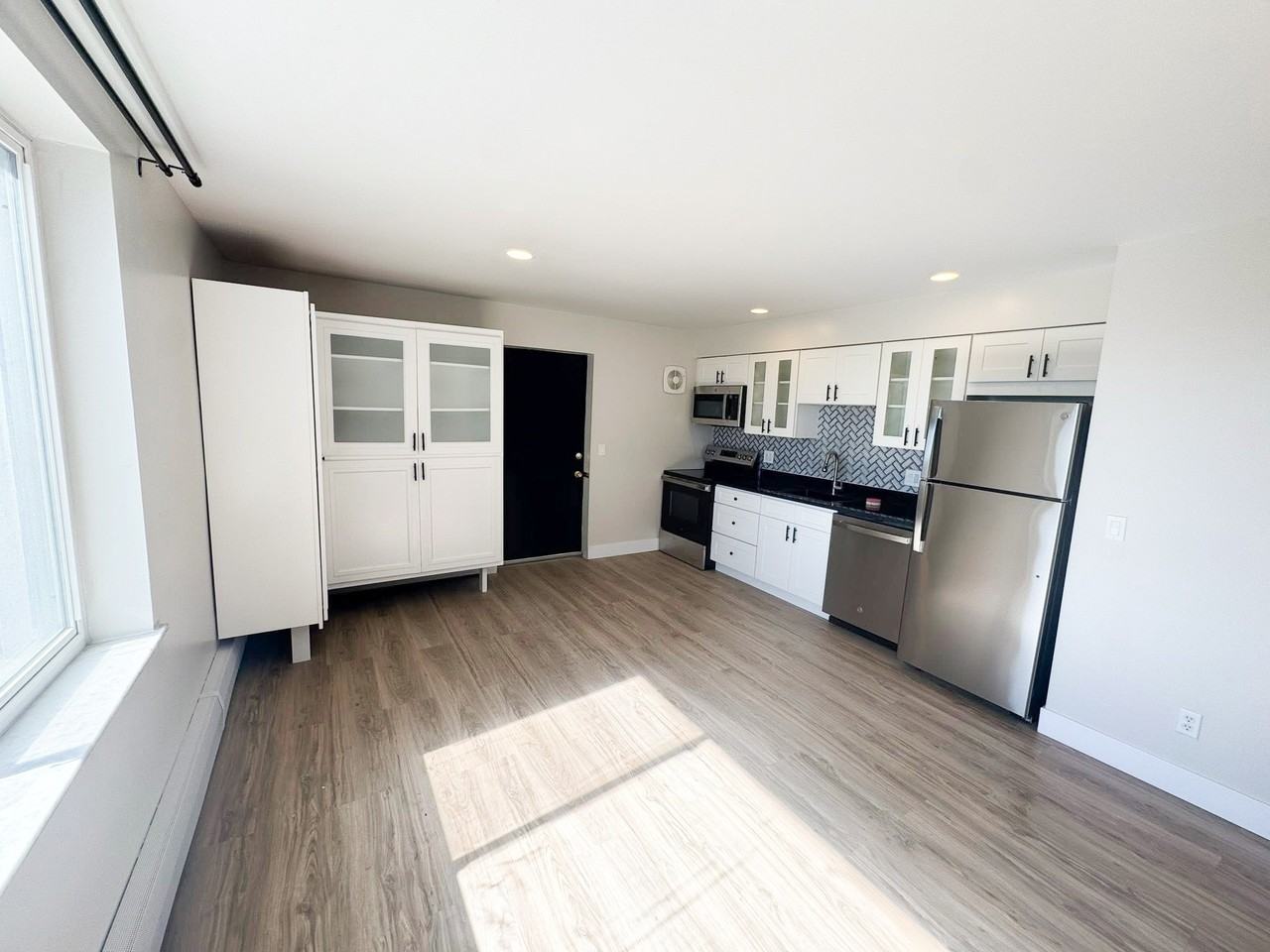 Monastery Apartments - Photo 5 of 30