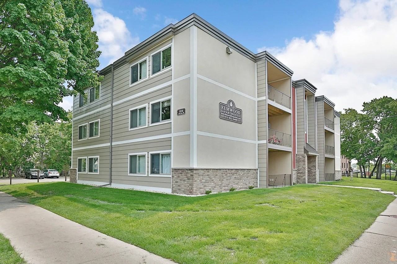 924 17th Ave S - Photo 3 of 7