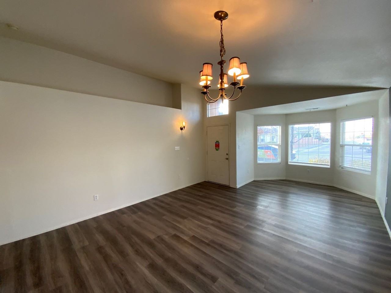 3820 Oasis Springs Rd Ne - Photo 6 of 38