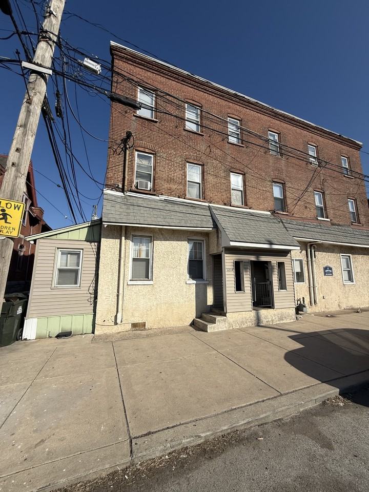 1214 East 2nd Street - Photo 6 of 16